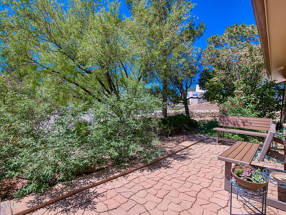 3rd image of 548 Regency Dr