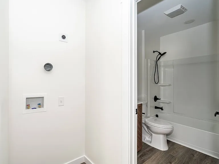 413-415 Sycamore St — Photo 14