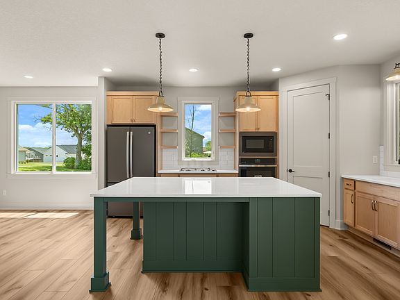 4th image of 812 Pelican Dr