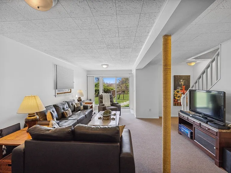 100 S Fairview Ave — Photo 12