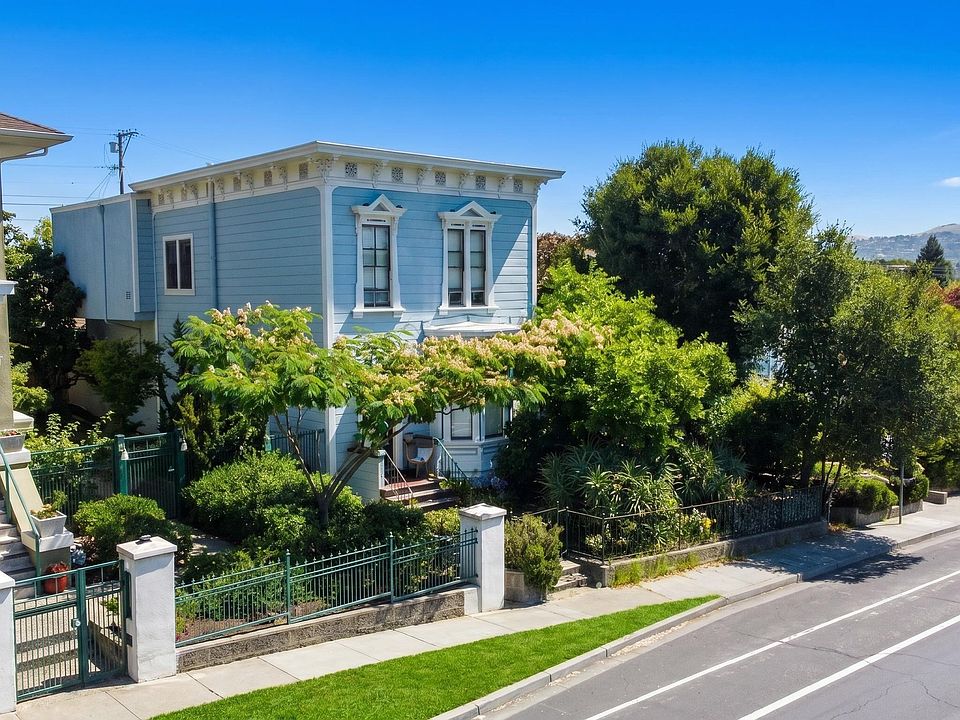 1st image of 834 Georgia St