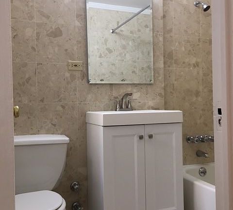 4th image of 121 E 31st St APT 3B