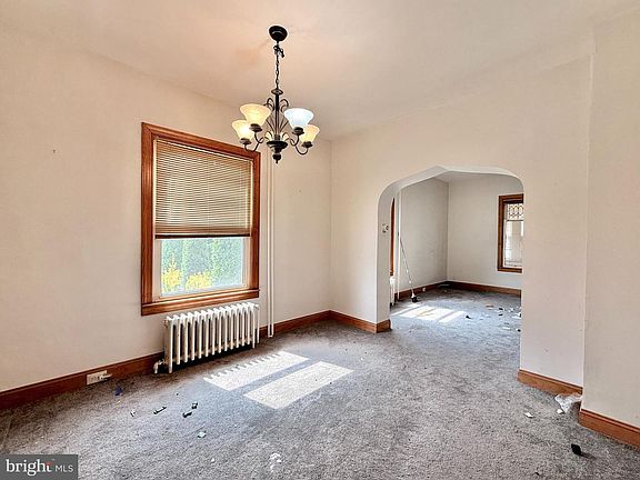 4th image of 157 Walnut St