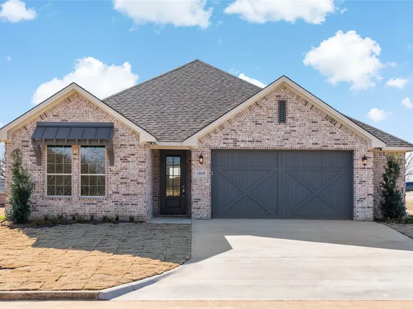 1040 Cannon Pl, Paris, TX 75462