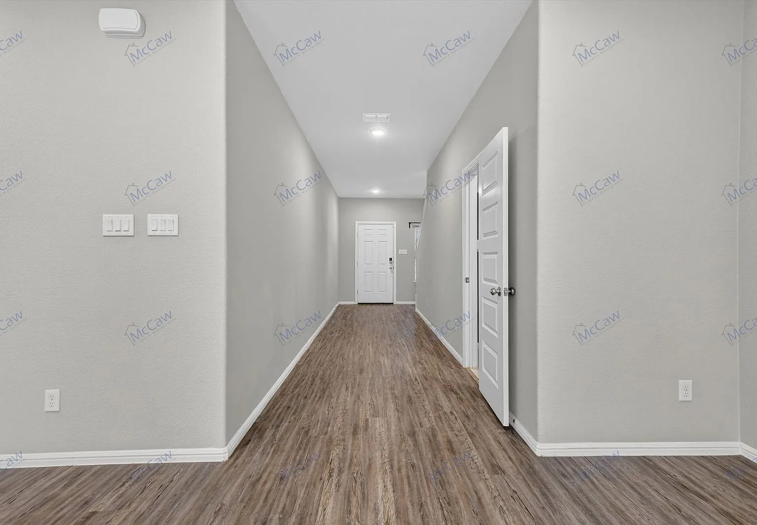 3 bed, 2.5 bath, 1858 sqft, $2,600 — Photo 3