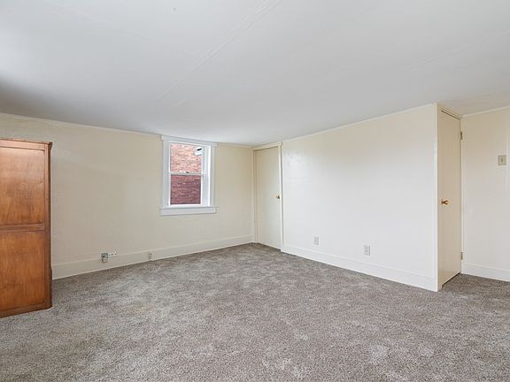 4th image of 321 2nd St