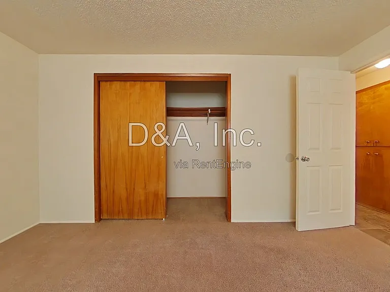 680 SW Washington Ave #B — Photo 7