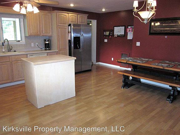 4th image of 812 S Osteopathy Ave