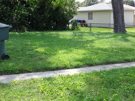 5th image of 699 Village Dr