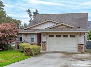 1914 Maple Ave S, Sooke, BC V9Z0N9