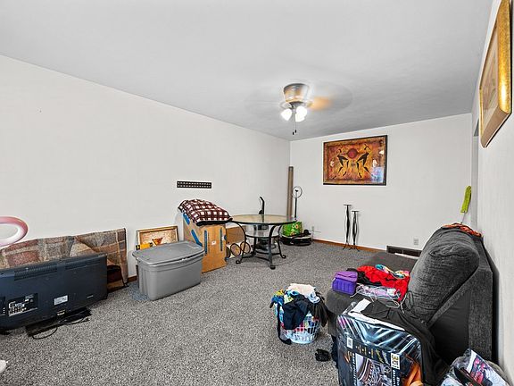 4th image of 627 24th Ave
