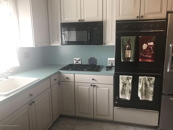 4th image of 108 Brookfield Ave