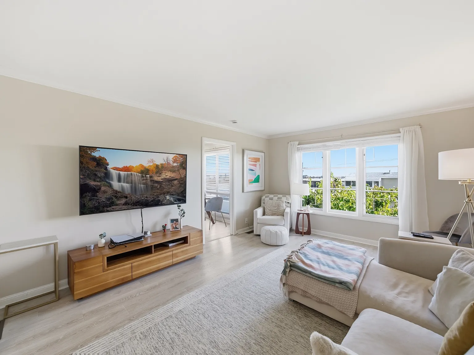 2 bed, $4,495 — Photo 1