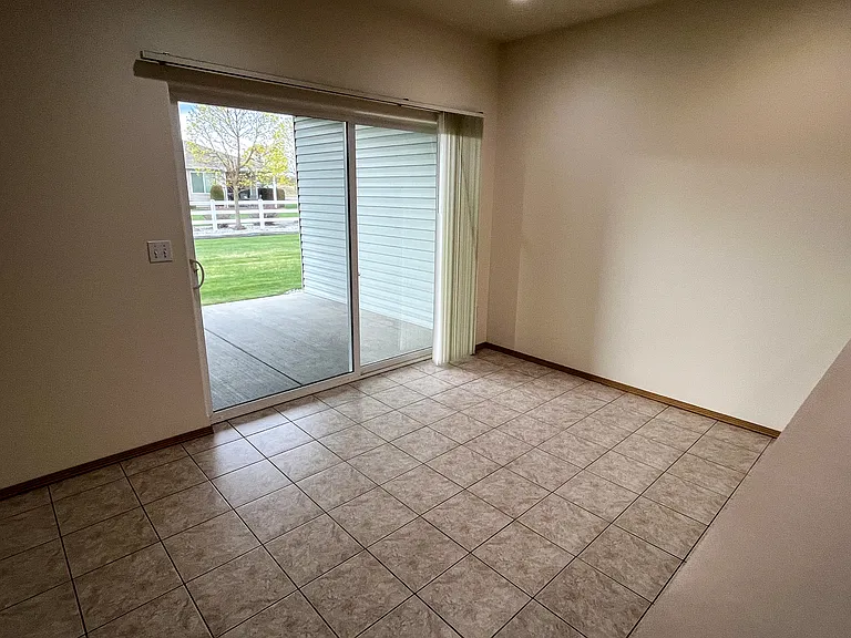 7519 N Perry St — Photo 11