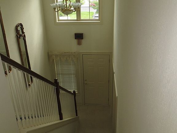 5th image of 111 Camber Dr