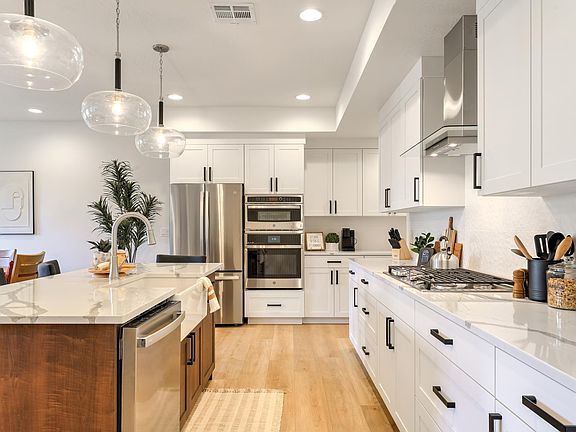 4th image of 1624 Ledges Pkwy W #132