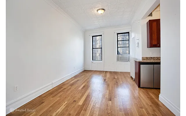 Rented by Douglas Elliman | media 16