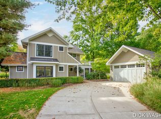 3056 Lakeside Dr, Douglas, MI 49406