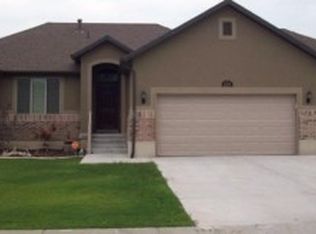 1378 W 2340 N, Clinton, UT 84015