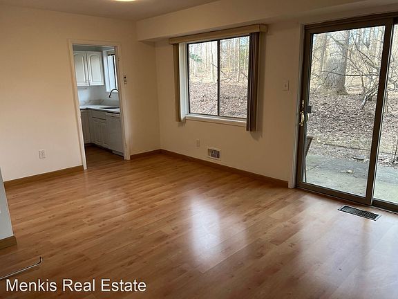 5th image of 10500 Weymouth St APT 3