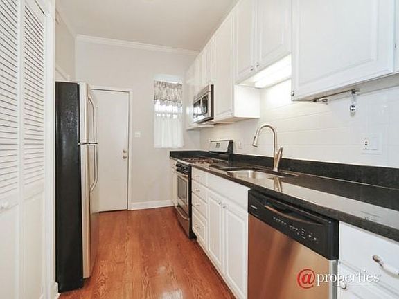 3rd image of 4533 N Magnolia Ave
