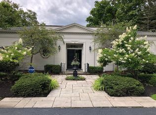 32515 Creekside Dr, Pepper Pike, OH 44124