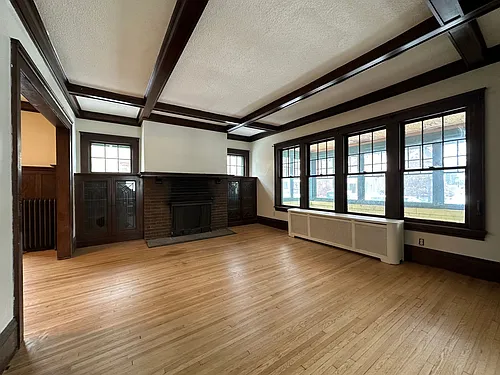 2015 Laurel Ave Photo 1