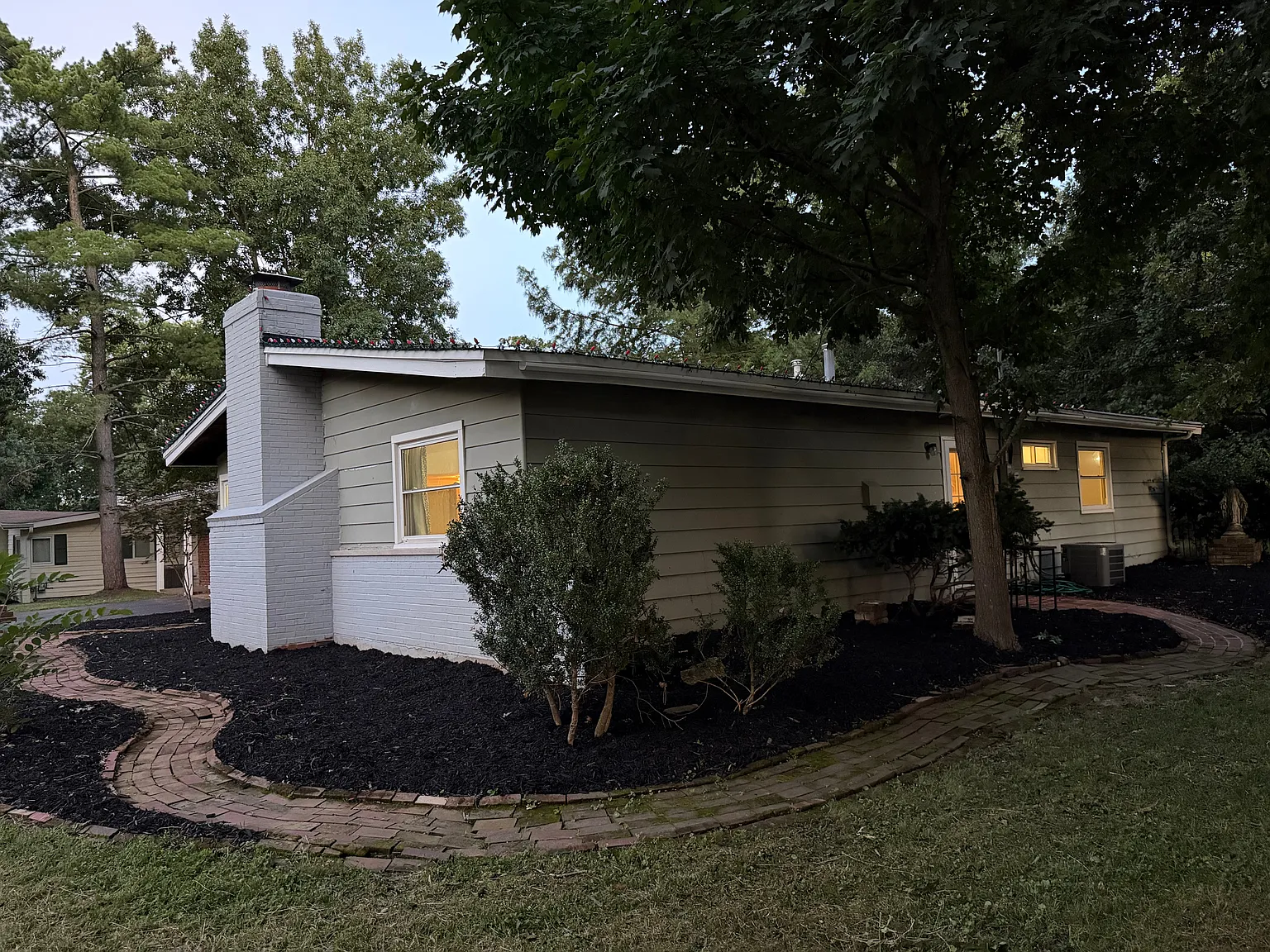 3 bed, 1917 sqft, $3,000 — Photo 3