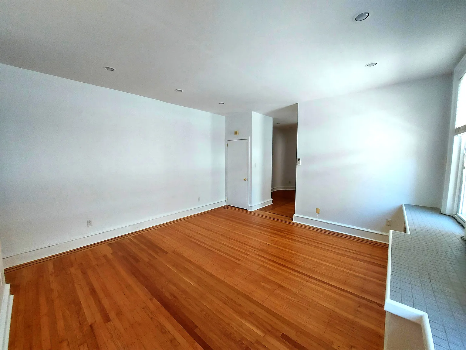 1 bed, 700 sqft, $1,875 — Photo 1