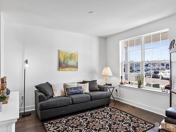 3rd image of 144 Churchill Blvd