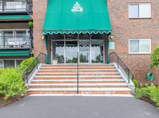 1206 Greendale Ave APT 230, Needham, MA 02492