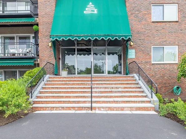 1206 Greendale Ave APT 230, Needham, MA 02492