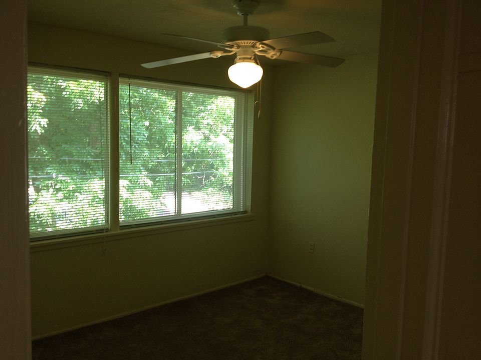 2nd image of 1043 Poplar Blvd APT D4