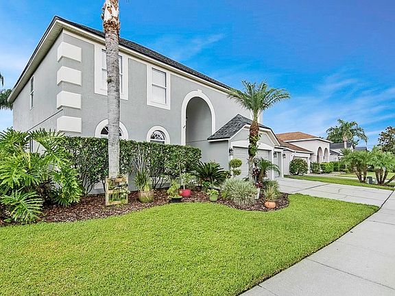 3rd image of 512 Lakescape Ct