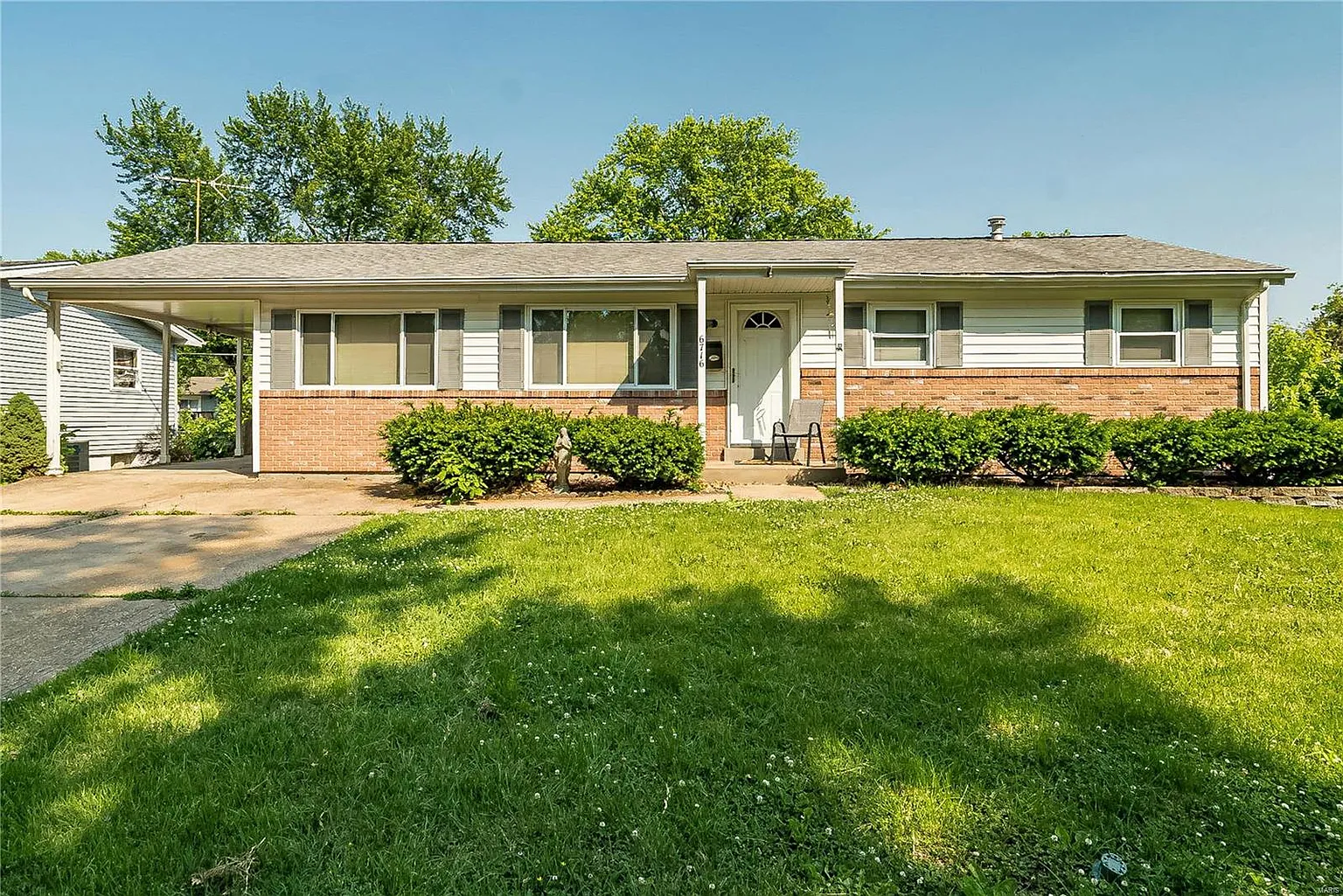 6716 Olivewood Dr photo 1