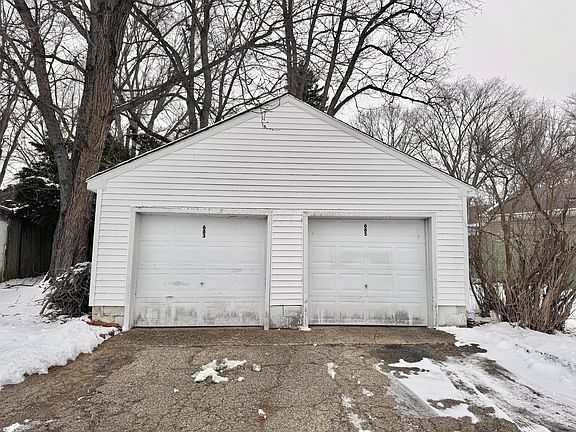 4th image of 683 S Diamond St