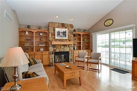 3rd image of 411 Island Pointe Dr
