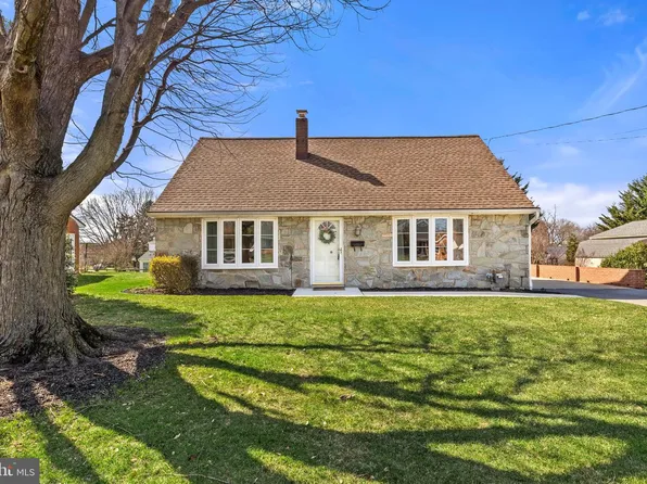 6260 Jeanette Dr, East Petersburg, PA 17520