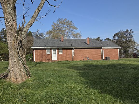 3rd image of 1913 Ellisboro Rd