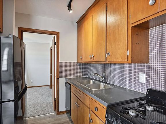5th image of 3146 Minnehaha Ave APT 3