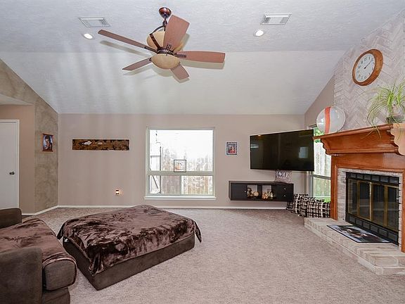 5th image of 18043 Green Hazel Dr