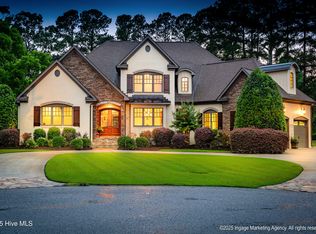 2900 Groveland Drive, Greenville, NC 27858