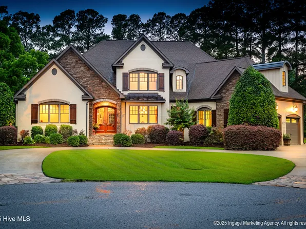 2900 Groveland Drive, Greenville, NC 27858