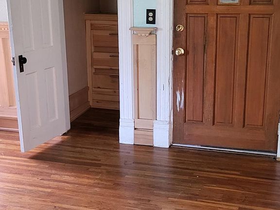 5th image of 1920 W Riverside Ave #2