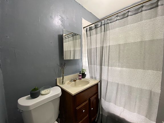 5th image of 40 Walnut St #2
