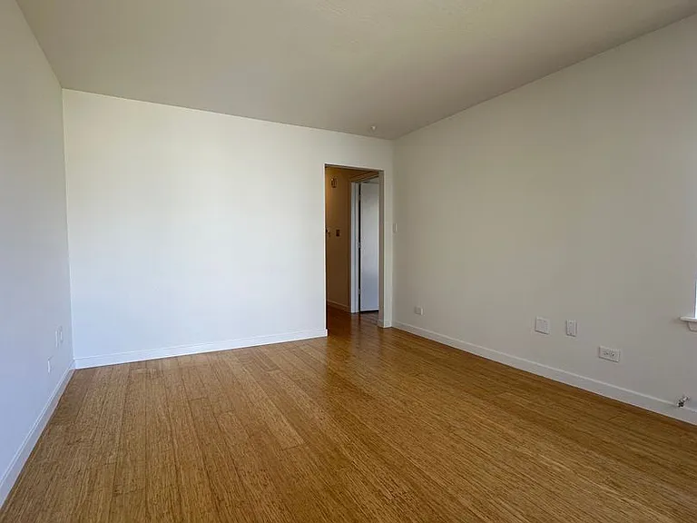 195 Collingwood St #1124R — Photo 2