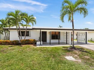 523 Riverside Dr, Palm Beach Gardens, FL 33410