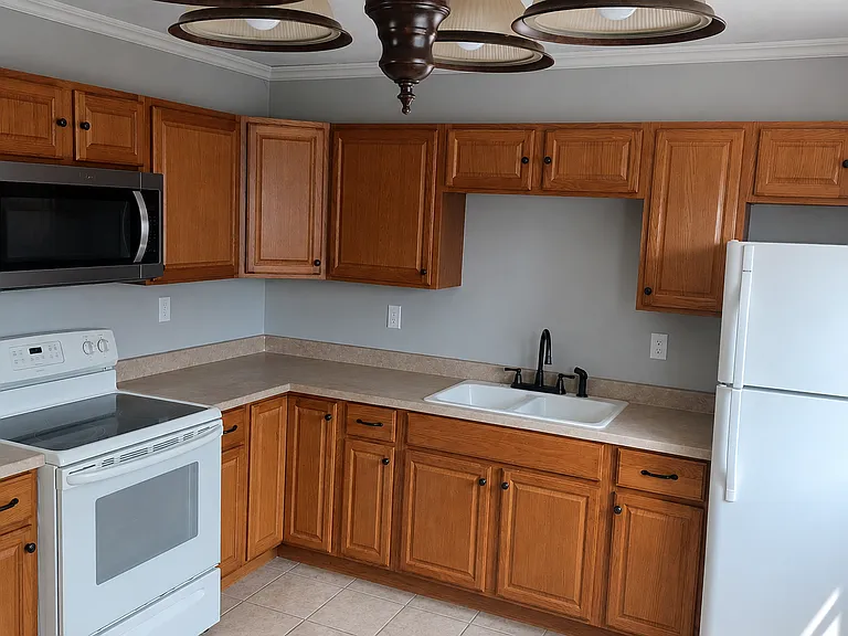 985 McDowell St — Photo 1