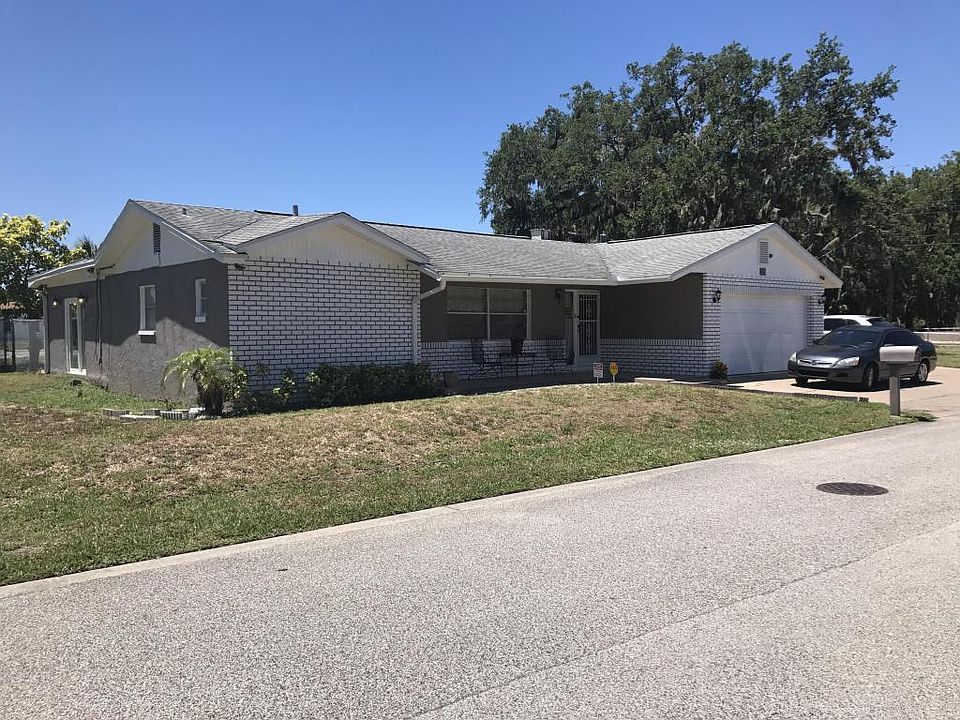 1st image of 555 Sawyer Ave