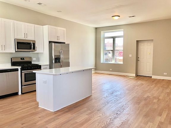 3rd image of 1710 S Ashland Ave Unit 3